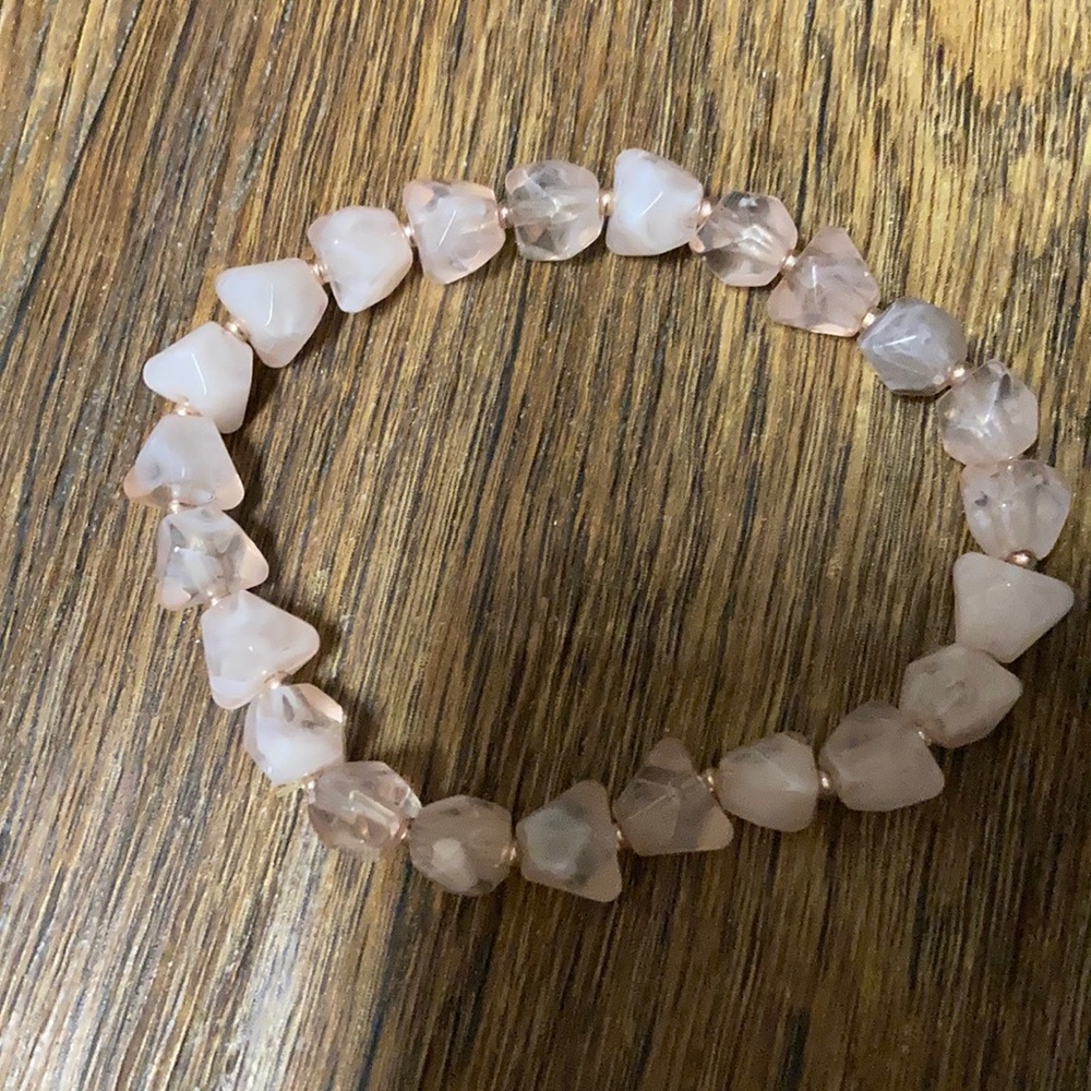 Rose quartz’s stretch bracelet